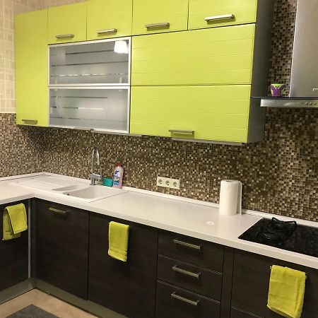 Apartment On Nebesnoi Sotni ชึโตเมอร์ ภายนอก รูปภาพ