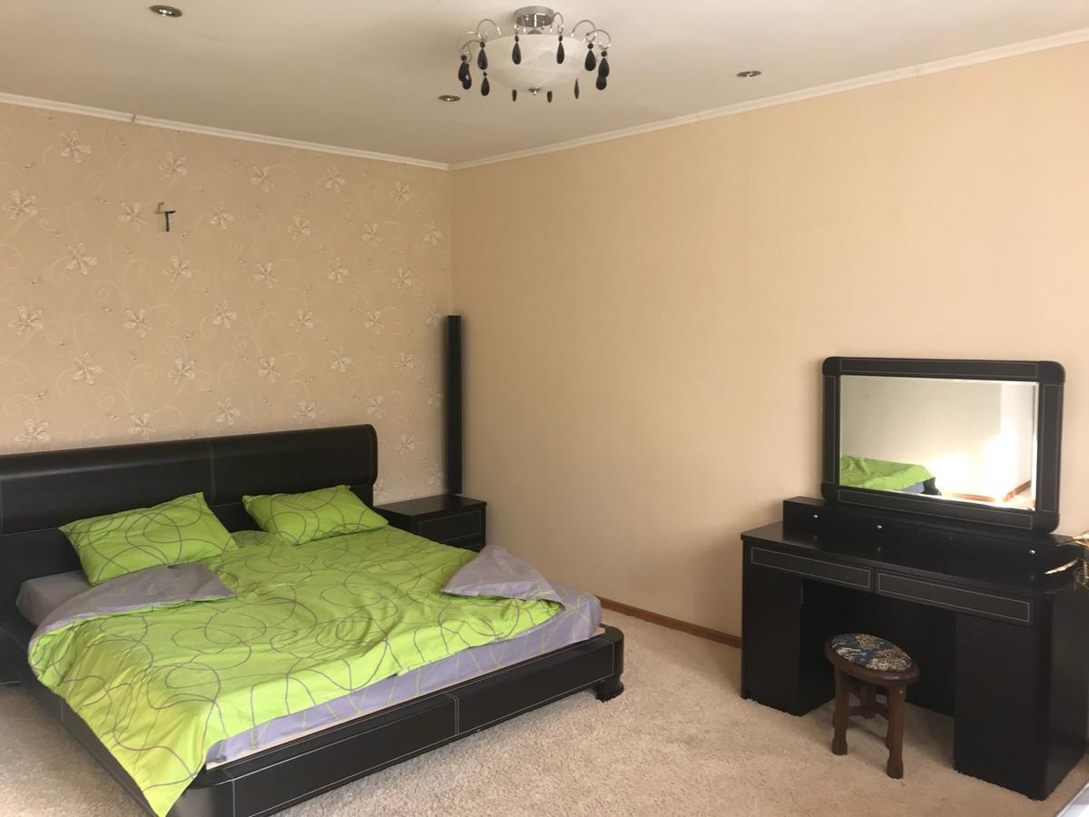 Apartment On Nebesnoi Sotni ชึโตเมอร์ ภายนอก รูปภาพ